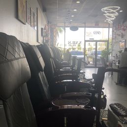 Exterior outside entrance of Bling Nails & Lashes - Massage chairs & pedicures section - Kissimmee, Florida Exterior outside entrance of Bling Nails & Lashes - Massage chairs & pedicures section - Kissimmee, Florida