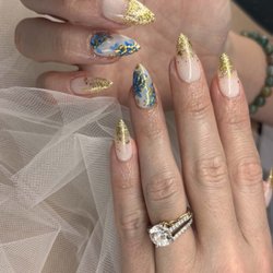 Ombre Nails Lounge