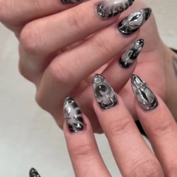 Nail Club 20 - Gel X extension with design.
Please call or text us at 626-316 -9903 for an appointment. Check us on Instagram: Nailclub20