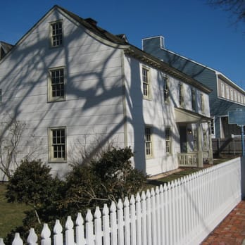 Raynham Hall Museum - Raynham Hall Museum front south exterior view. - Museums Near Me - Oyster Bay, New York