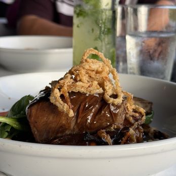 West End Bar & Kitchen - Angus Short Rib/ Instagram @Judeethefoodee - American Near Me - Del Mar, California West End Bar & Kitchen - Angus Short Rib/ Instagram @Judeethefoodee - American Near Me - Del Mar, California