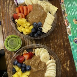 Green Leafs Juice Bar - The açaí bowls so delicious