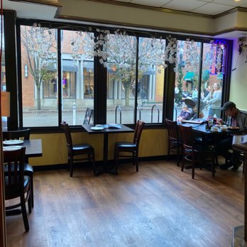 Yoshino - Front dining area - Japanese Near Me - Pittsburgh, Pennsylvania