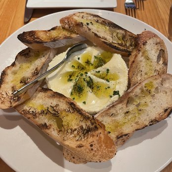Red Feather Kitchen - New American Near Me - Cincinnati, Ohio