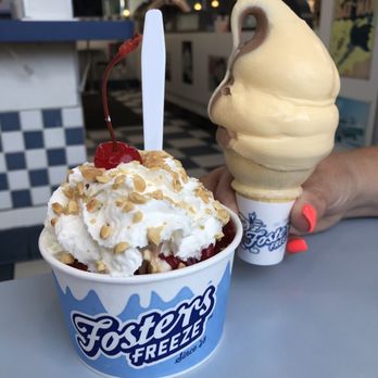 Fosters Freeze - Medium strawberry Sunday and cone - Ice Cream & Frozen Yogurt Near Me - Vacaville, California