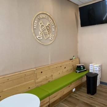 Mr. Green Bubble - Seating area (sectioned off) - Taiwanese Near Me - San Mateo, California