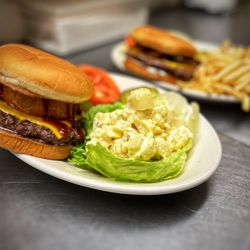 Fort Rock Restaurant & Pub - Rodeo Burger with Potato Salad
