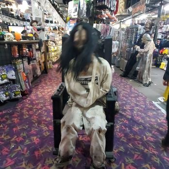 Abracadabra NYC - Costumes Near Me - New York, New York