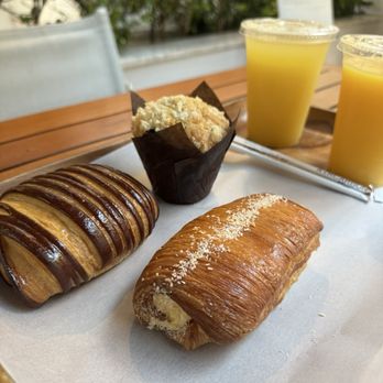 Halekulani Bakery - Bakeries Near Me - Honolulu, Hawaii Halekulani Bakery - Bakeries Near Me - Honolulu, Hawaii