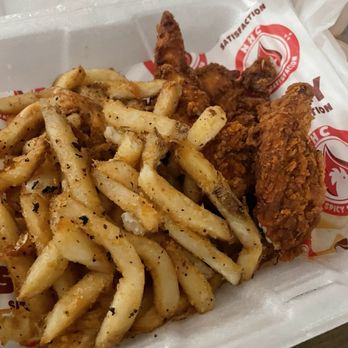 Nashville Hot Chicken - Sandwiches Near Me - Pacoima, California