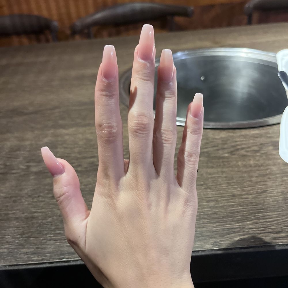 Gradient Nail - Nail Salons Near Me - Honolulu, Hawaii