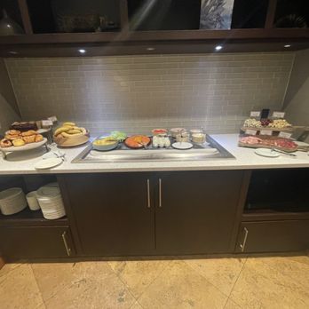 Grand Hyatt - Breakfast spread at Club - Hotels Near Me - Seattle, Washington Grand Hyatt - Breakfast spread at Club - Hotels Near Me - Seattle, Washington