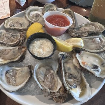 Wickies Lighthouse Restaurant - Diners Near Me - Sanibel, Florida