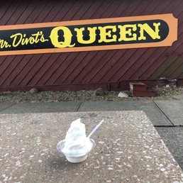 Mr Divot's Queen
