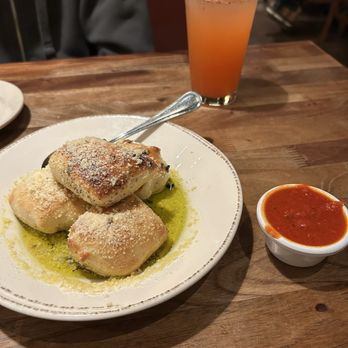Tomatina - Tomatina's Housemade Garlic Rolls and Strawberry Lemonade - Pizza Near Me - Union City, California Tomatina - Tomatina's Housemade Garlic Rolls and Strawberry Lemonade - Pizza Near Me - Union City, California