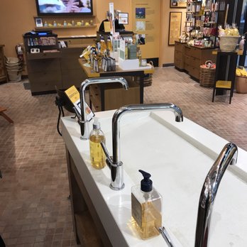 L'Occitane en Provence - Cosmetics & Beauty Supply Near Me - Garden City, New York L'Occitane en Provence - Cosmetics & Beauty Supply Near Me - Garden City, New York