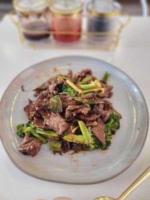 Hoy's Wok Chinese Food by null