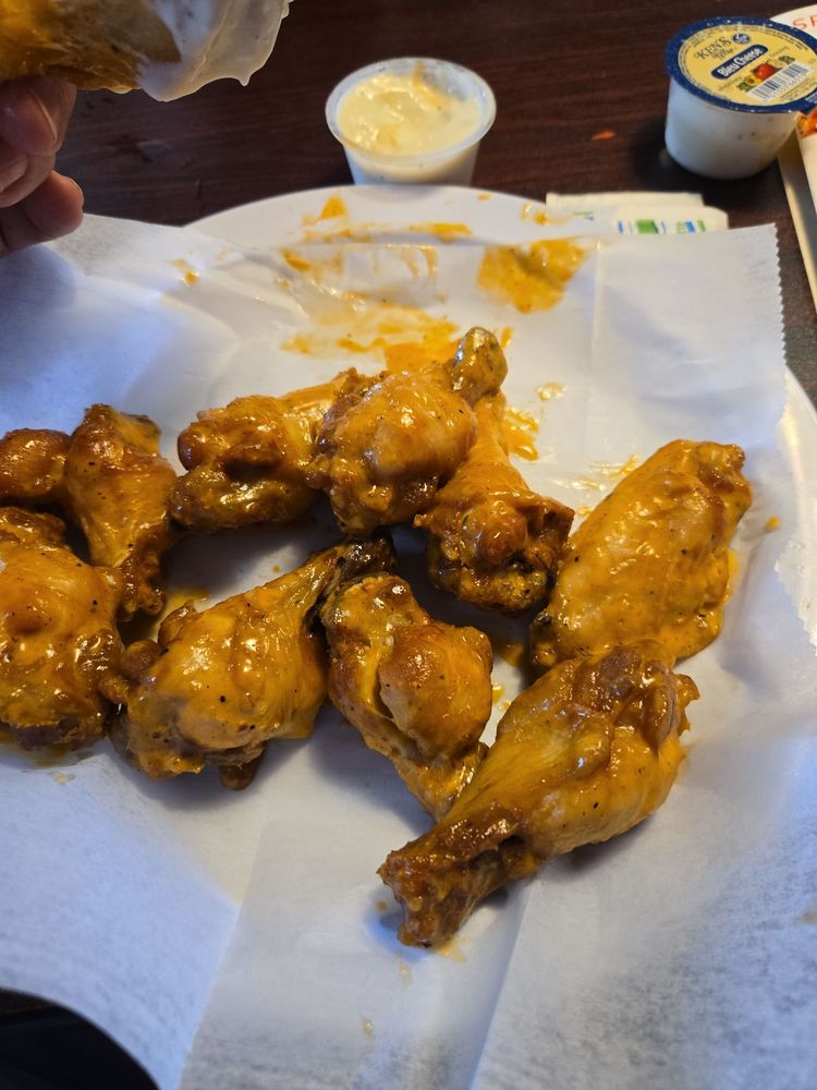 Dick's Wings And Grill Callahan Image