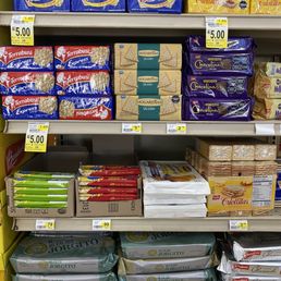 Argentinian alfajores, crackers, and other sweet treats Argentinian alfajores, crackers, and other sweet treats