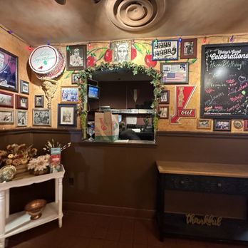 Buca di Beppo Italian Restaurant - Take out area - Italian Near Me - Claremont, California Buca di Beppo Italian Restaurant - Take out area - Italian Near Me - Claremont, California