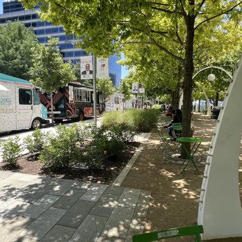 Klyde Warren Park - Food trucks - Parks Near Me - Dallas, Texas Klyde Warren Park - Food trucks - Parks Near Me - Dallas, Texas