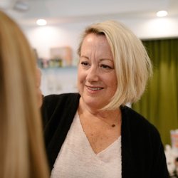 Wren and Wild - We have 25+ years of skincare and makeup experience.