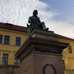 Socha Josefa Jungmanna - Statue of Josef Jungmann Pomník Josefa Jungmanna