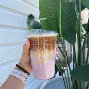 La La Land - lavender bloom latte with espresso - Coffee & Tea Near Me - Dallas, Texas La La Land - lavender bloom latte with espresso - Coffee & Tea Near Me - Dallas, Texas