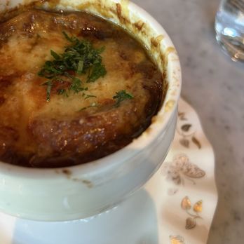 La Plume - French onion soup-must try! - French Near Me - Toronto, Ontario La Plume - French onion soup-must try! - French Near Me - Toronto, Ontario