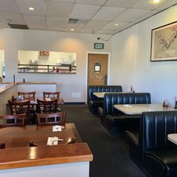 Frank & Yuen's Chinese Restaurant - Interior