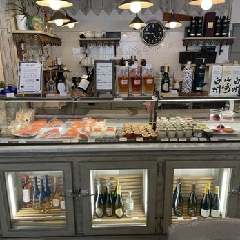 Bellota-Bellota - Display case of assorted items. - Tapas Bars Near Me - Paris, 75 Bellota-Bellota - Display case of assorted items. - Tapas Bars Near Me - Paris, 75