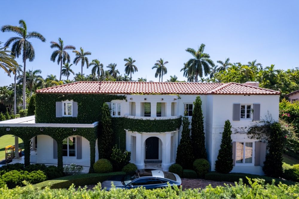 Slide of Istueta Roofing