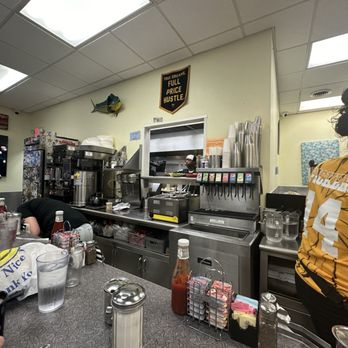 Kelly O's Diner - a view of the counter - Diners Near Me - Pittsburgh, Pennsylvania Kelly O's Diner - a view of the counter - Diners Near Me - Pittsburgh, Pennsylvania