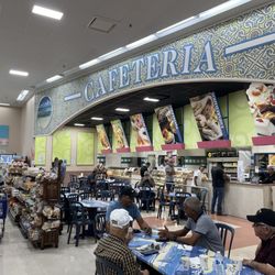 Ralph's Food Warehouse - Cafetería