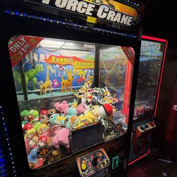 Dutch Goose - crane game - Pubs Near Me - Menlo Park, California Dutch Goose - crane game - Pubs Near Me - Menlo Park, California