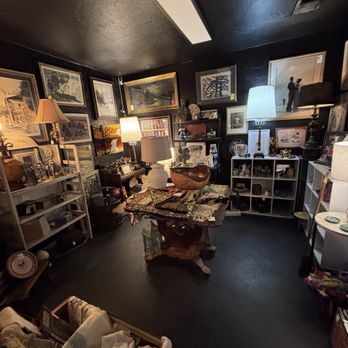 Vintage Truth - Used Bookstore Near Me - Tempe, Arizona
