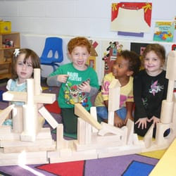 Temple Beth Ahm Preschool - Children creating with blocks.