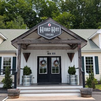 Hard Hat Tavern - Durham - Pubs Near Me - Durham, Connecticut