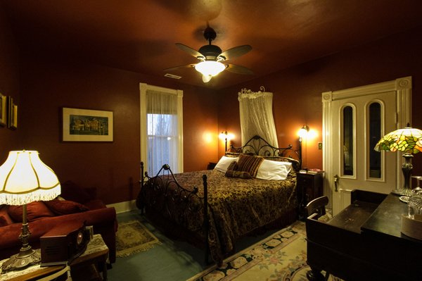 Swantown Inn by null