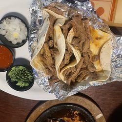 Plato Feliz - Street Tacos beef steak