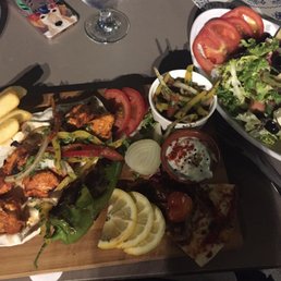 Shisk taouk, garden salad