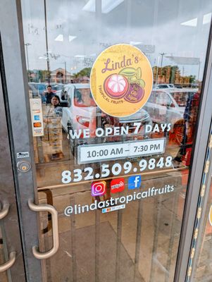Linda's Tropical Fruits by null