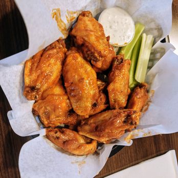 Jerry’s Tavern - Wings - Bars Near Me - Portland, Oregon Jerry’s Tavern - Wings - Bars Near Me - Portland, Oregon