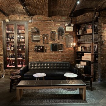 Jadis - Lounge seating in the back - French Near Me - New York, New York