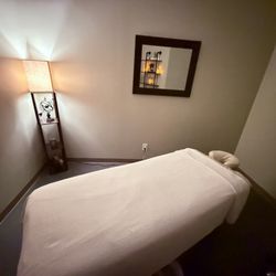 Therapeutic Hands Massage