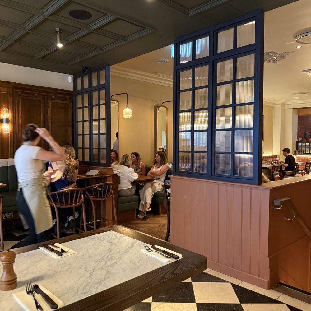 Crust Bros - Inside - Pizza Near Me - London, XGL Crust Bros - Inside - Pizza Near Me - London, XGL