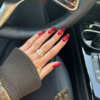 Polish Nail Salon - Nail Salons Near Me - Beverly Hills, California