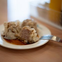 Mami King Restaurant - Shumai with soy and lemon