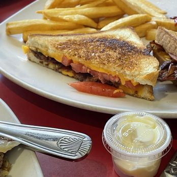Vicki's Diner - Grilled cheese with tomato - Diners Near Me - Westfield, New Jersey Vicki's Diner - Grilled cheese with tomato - Diners Near Me - Westfield, New Jersey