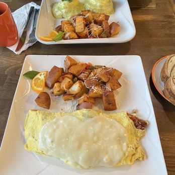 Vic's All Star Kitchen - Two massive breakfast plates, eggs, Benedict and corned beef, hash omelette - American Near Me - Pleasanton, California